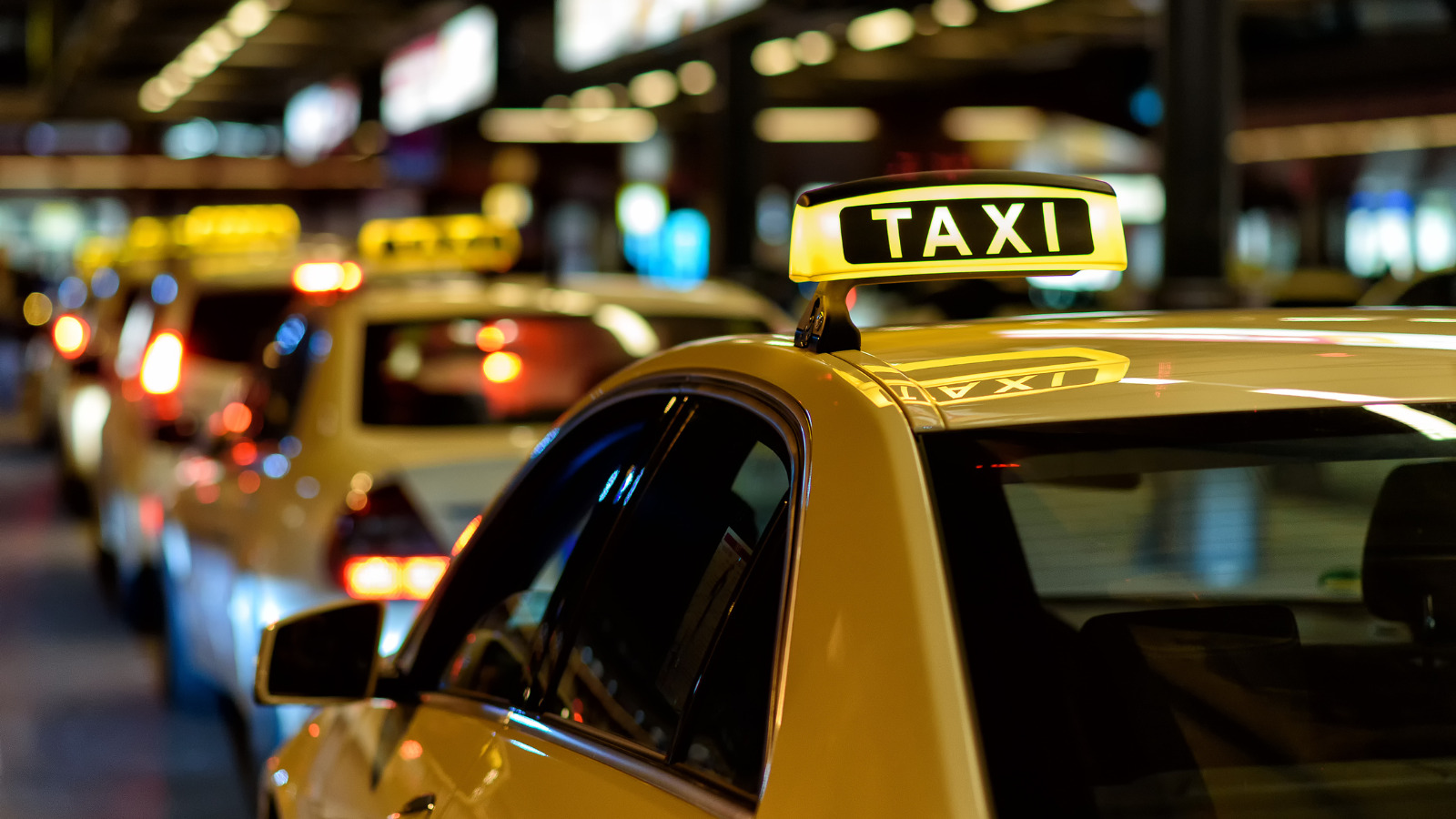 Featured image for “タクシー代・電車代を全部経費にできるってホント？”